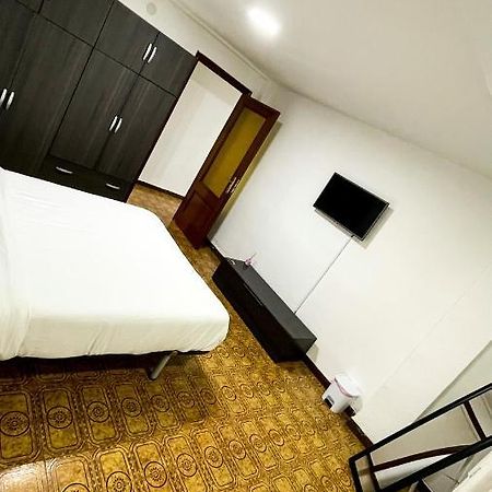 Alojamiento Valencia Apartman Kültér fotó