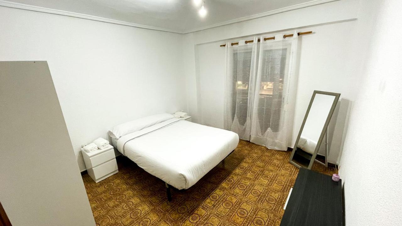 Alojamiento Valencia Apartman Kültér fotó