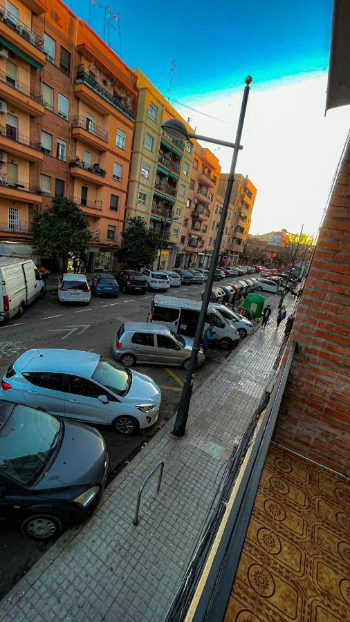 Alojamiento Valencia Apartman Kültér fotó
