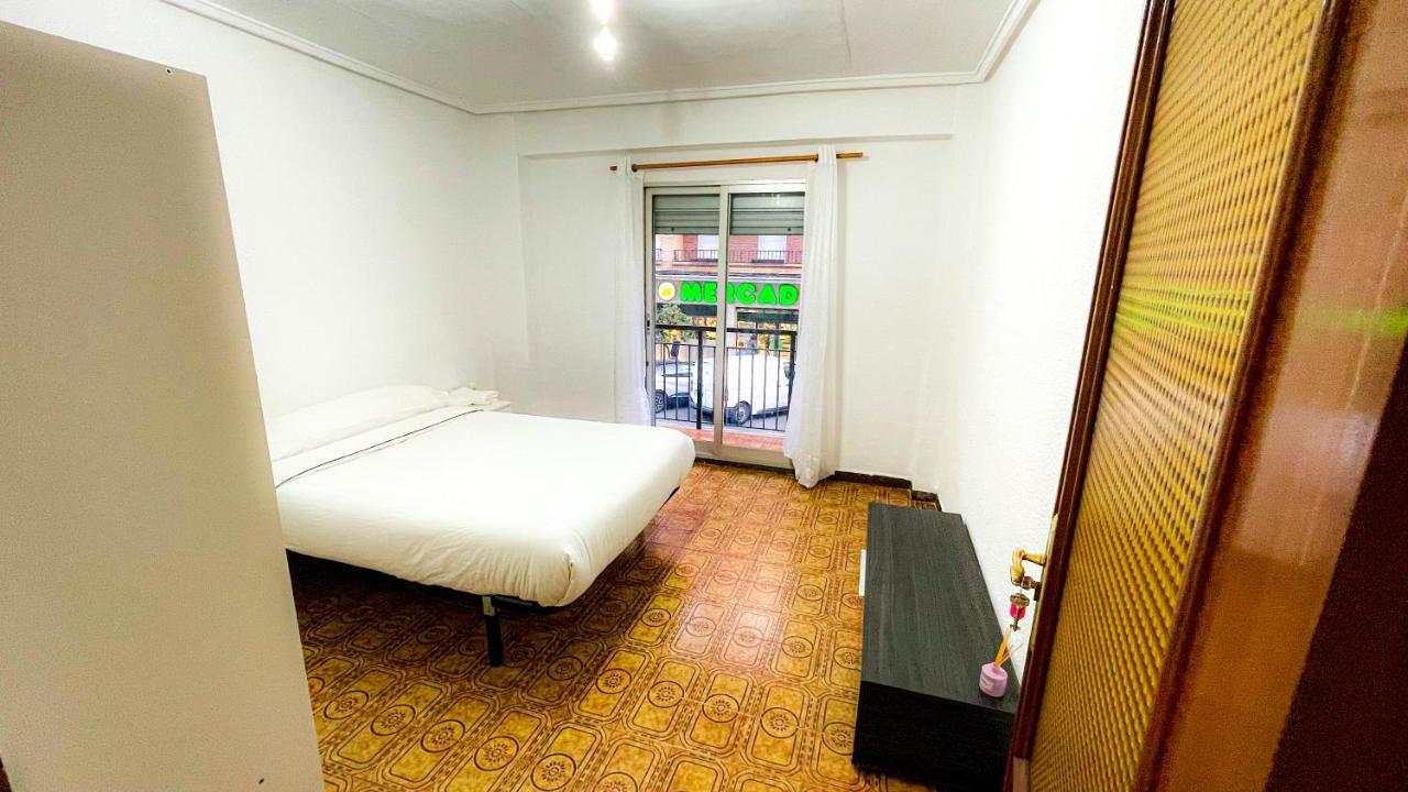 Alojamiento Valencia Apartman Kültér fotó